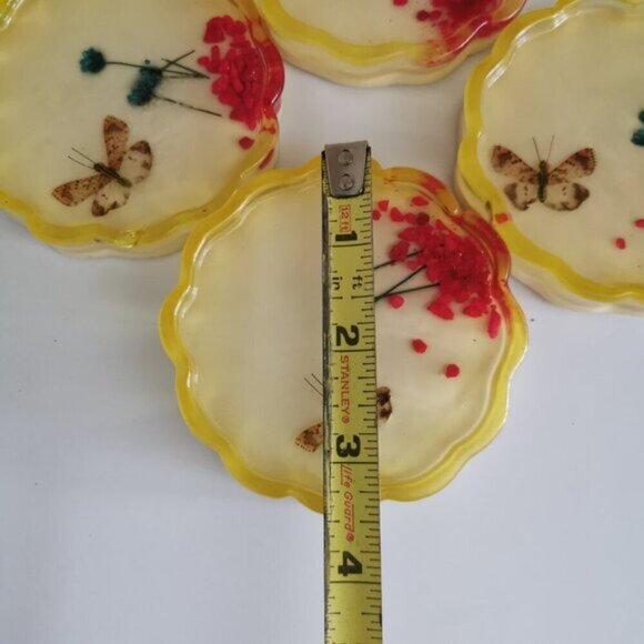 Vintage Resin Coasters Set of 4 Butterflies Flowers Cottage Core Kitsch Grandma - Picture 5 of 7